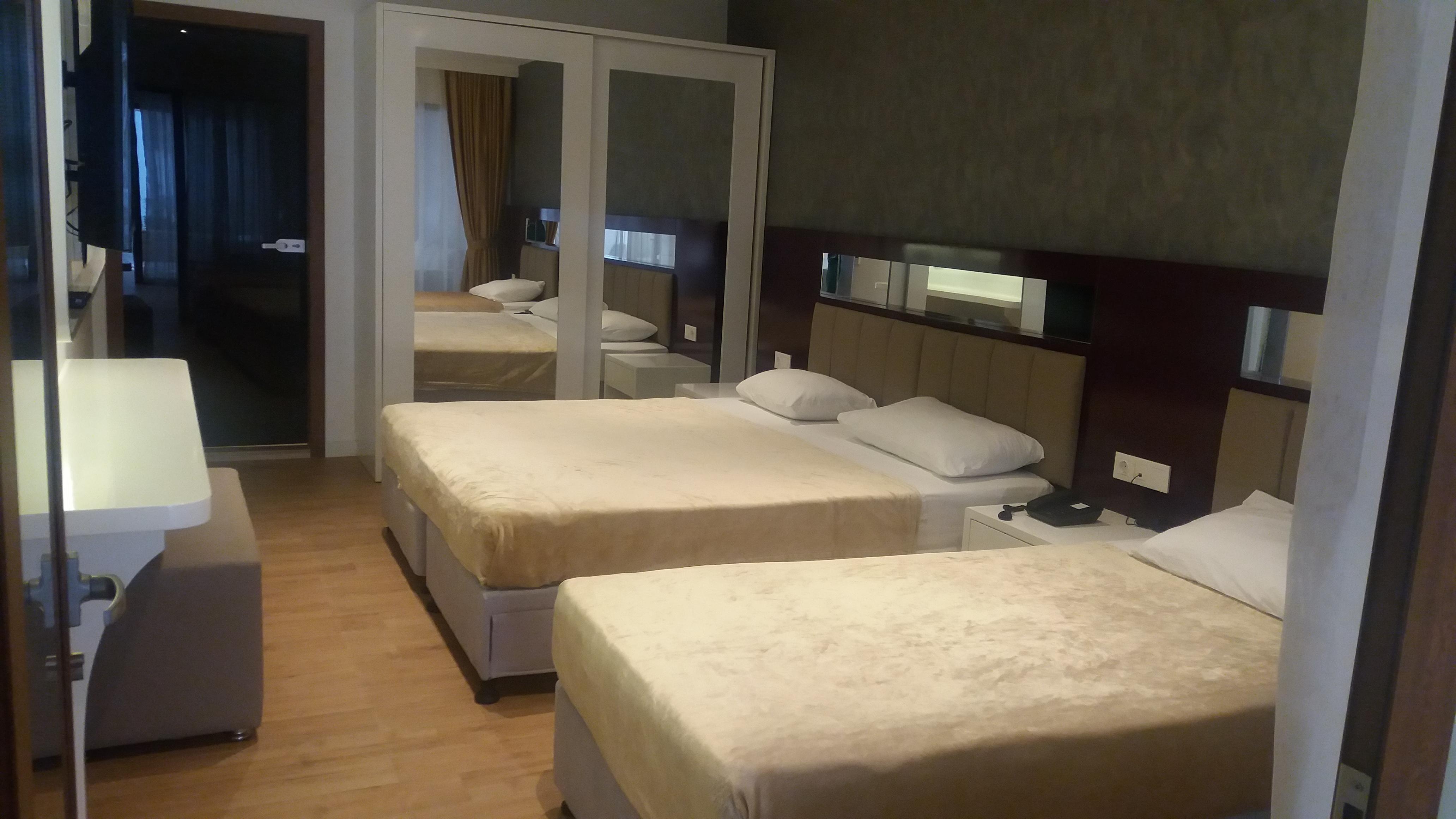 Mirage World Hotel 伊丘美勒 外观 照片