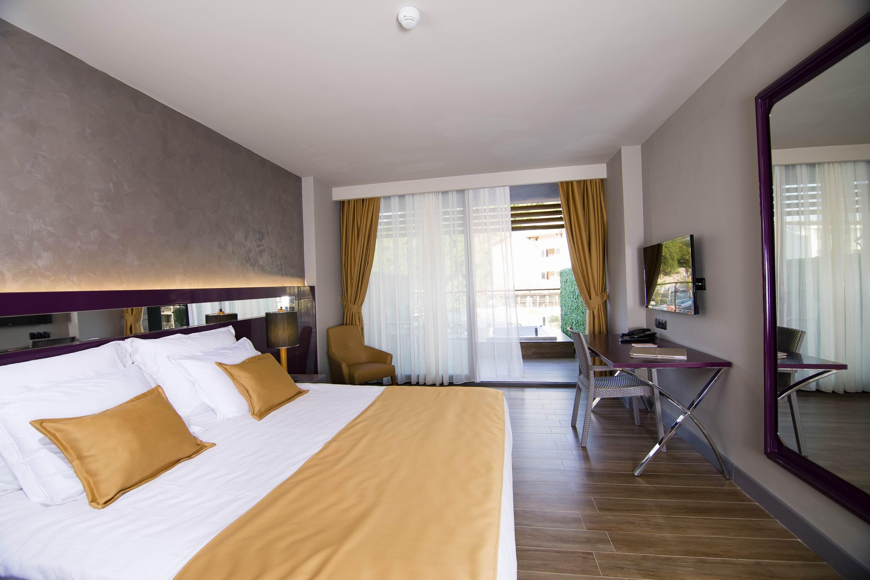 Mirage World Hotel 伊丘美勒 外观 照片