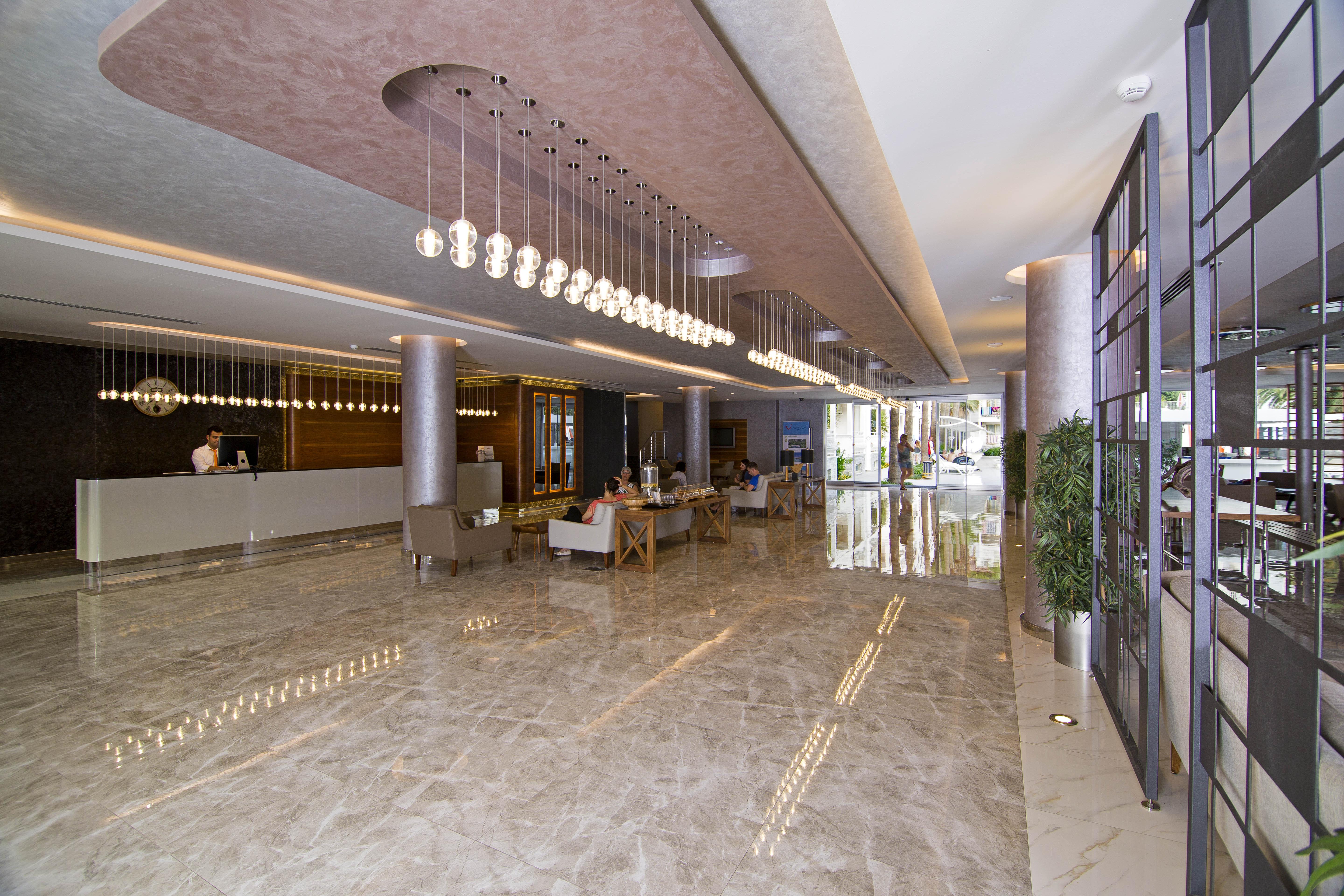 Mirage World Hotel 伊丘美勒 外观 照片