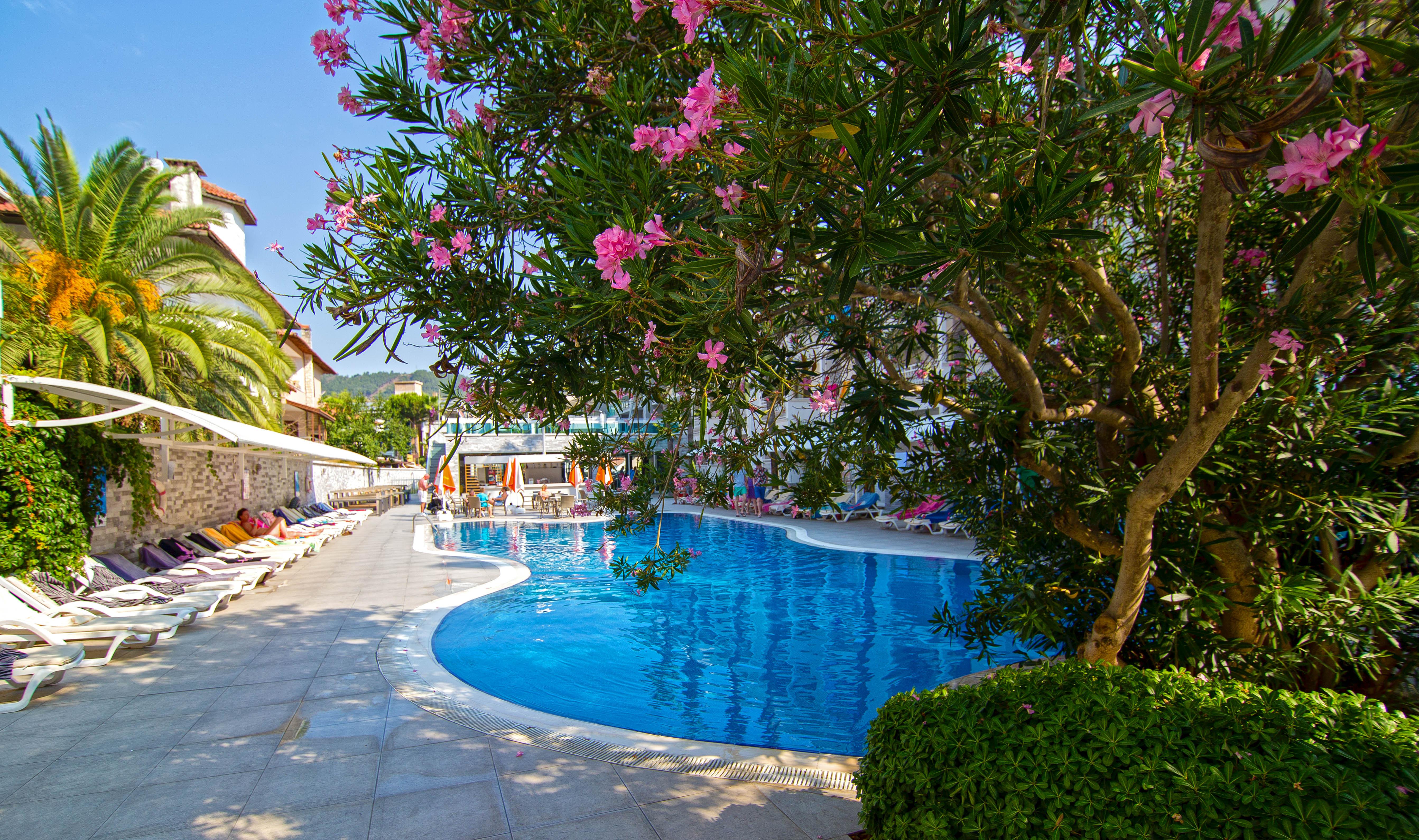 Mirage World Hotel 伊丘美勒 外观 照片
