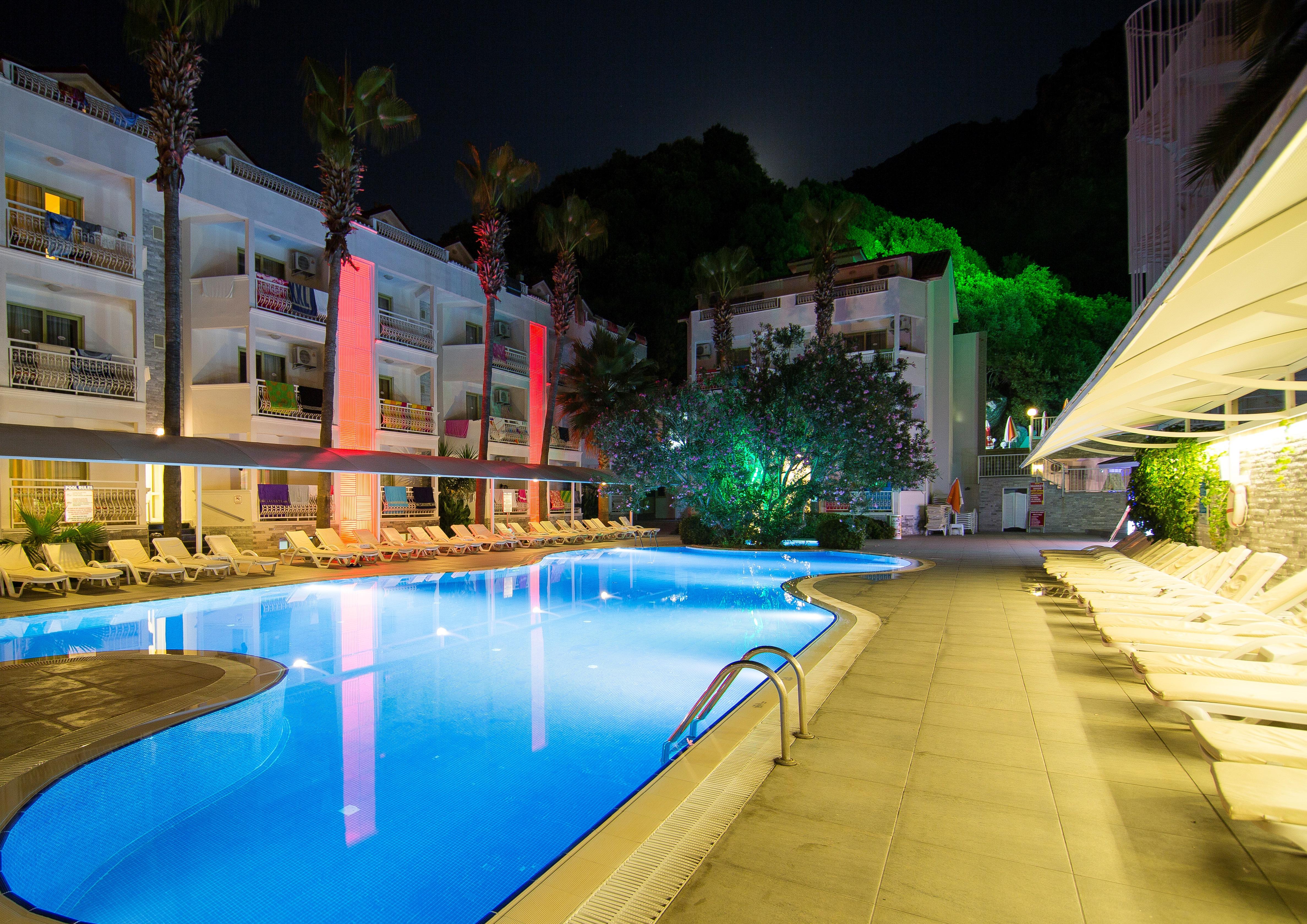 Mirage World Hotel 伊丘美勒 外观 照片