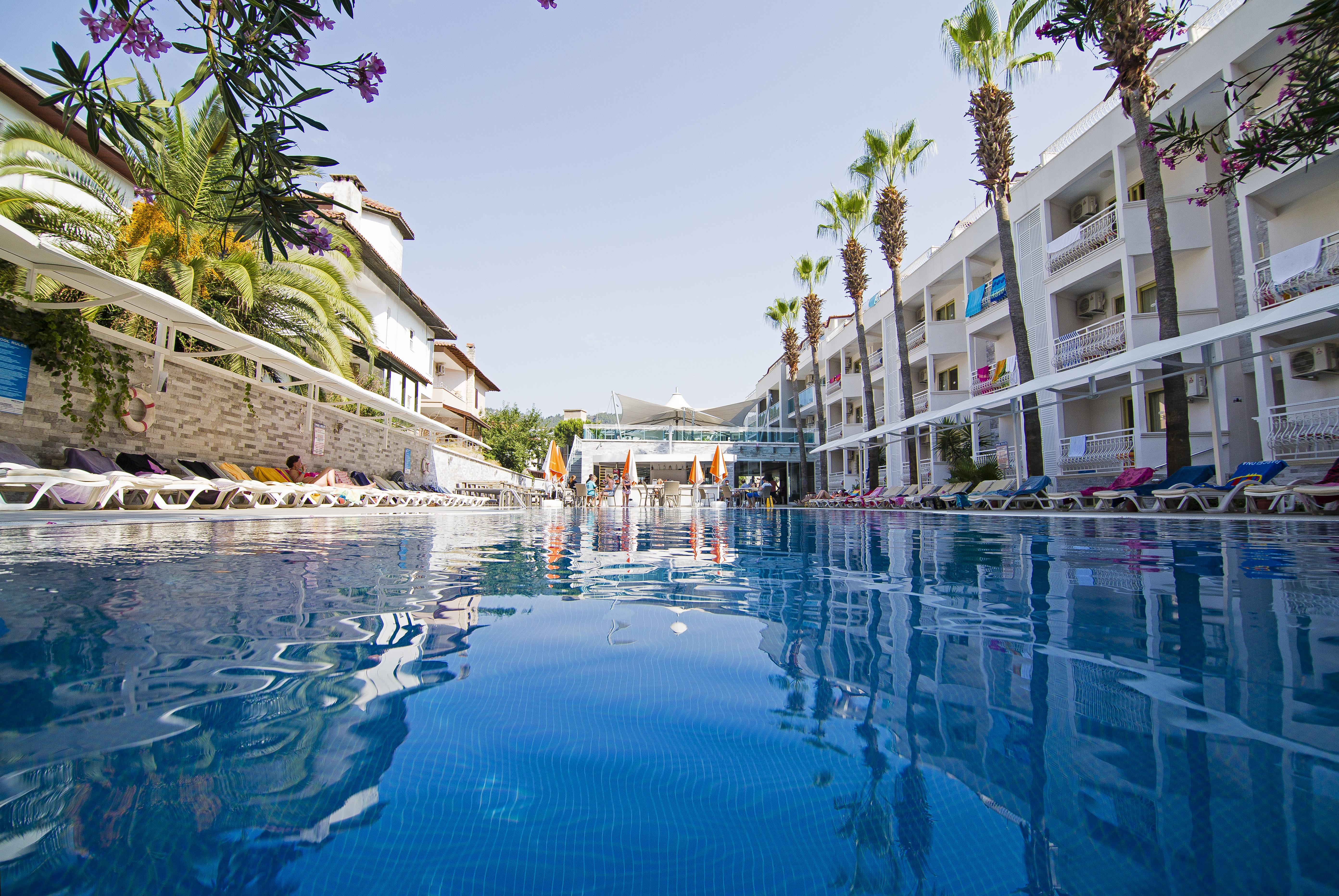 Mirage World Hotel 伊丘美勒 外观 照片