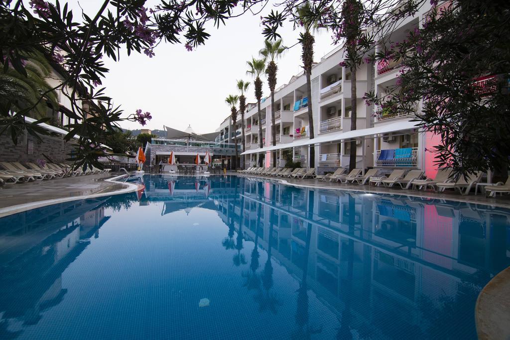 Mirage World Hotel 伊丘美勒 外观 照片