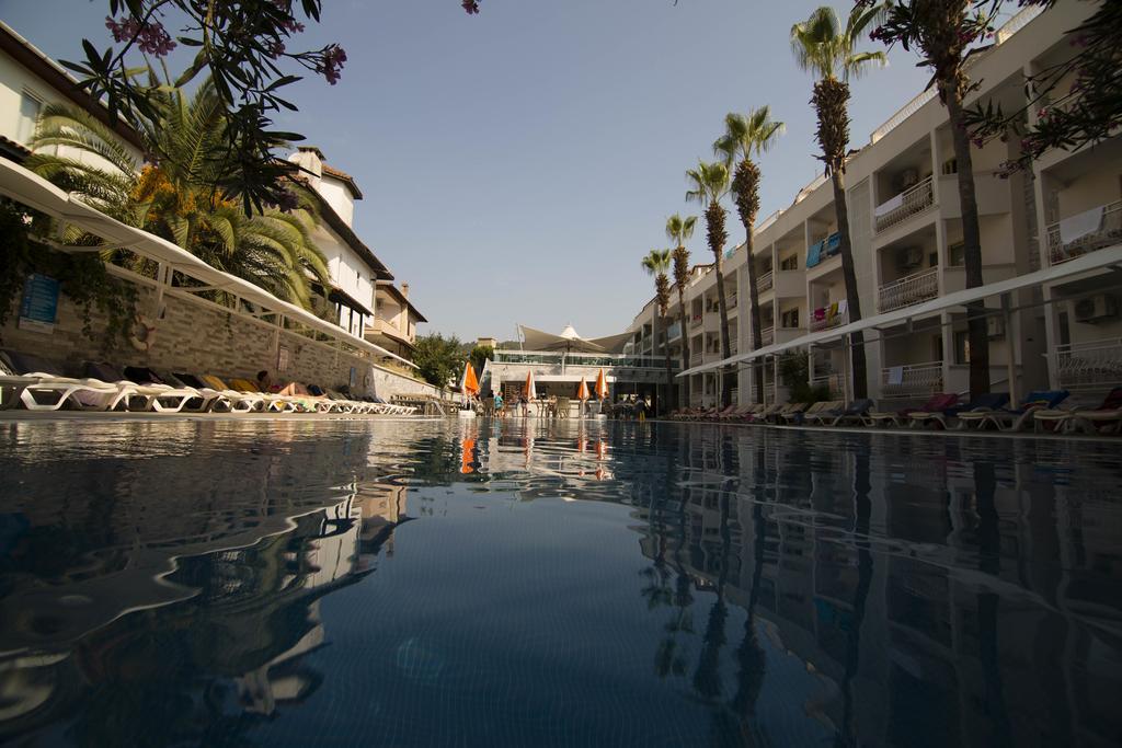 Mirage World Hotel 伊丘美勒 外观 照片
